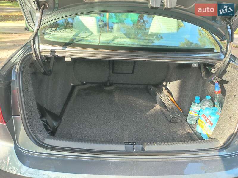 Седан Volkswagen Jetta 2016 в Ирпене