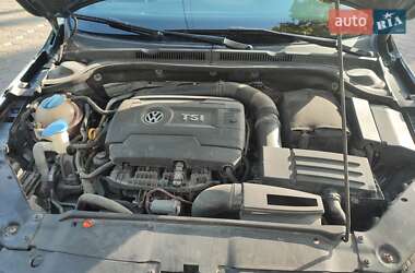 Седан Volkswagen Jetta 2016 в Ирпене