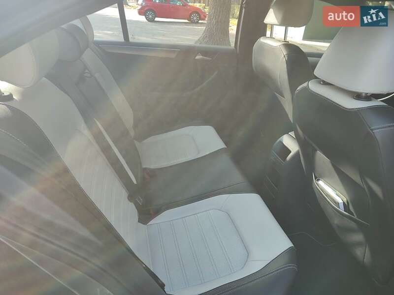 Седан Volkswagen Jetta 2016 в Ирпене