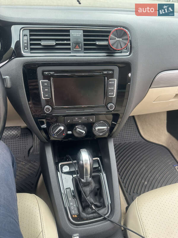 Седан Volkswagen Jetta 2014 в Харькове