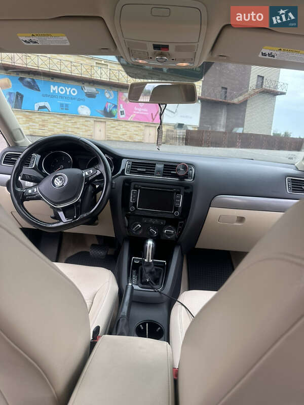 Седан Volkswagen Jetta 2014 в Харькове