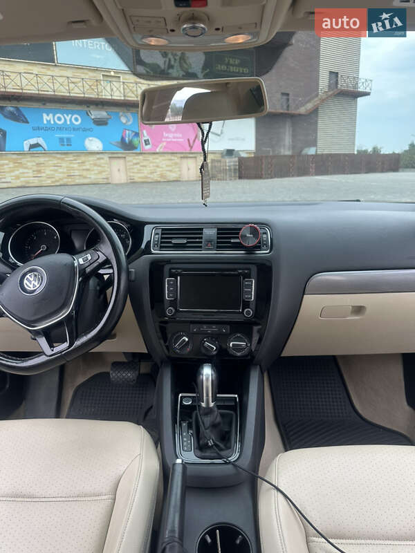 Седан Volkswagen Jetta 2014 в Харькове