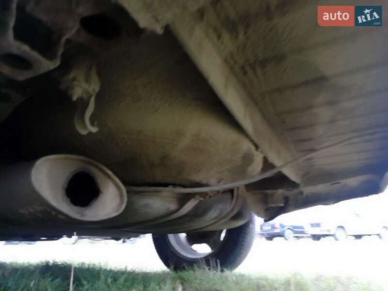 Седан Volkswagen Jetta 1989 в Вижниці