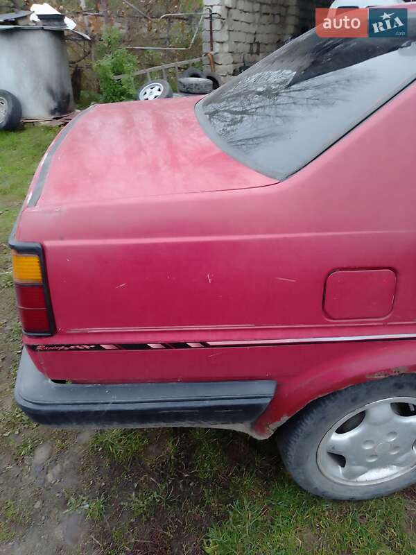 Седан Volkswagen Jetta 1989 в Вижниці