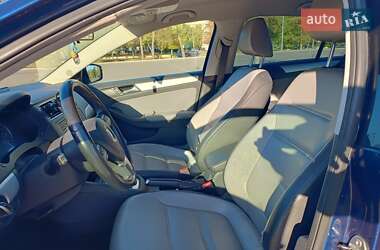 Седан Volkswagen Jetta 2014 в 