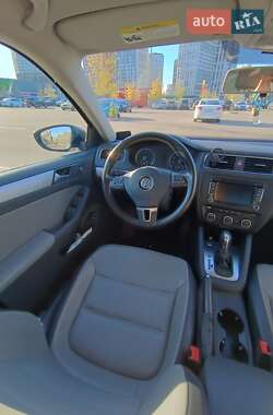 Седан Volkswagen Jetta 2014 в 