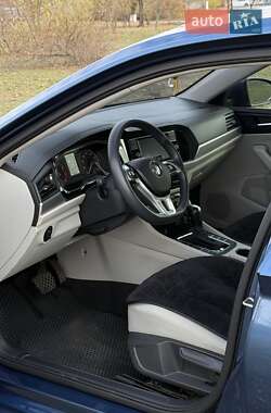Седан Volkswagen Jetta 2018 в 