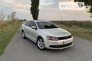 Седан Volkswagen Jetta 2011 в Волочиську