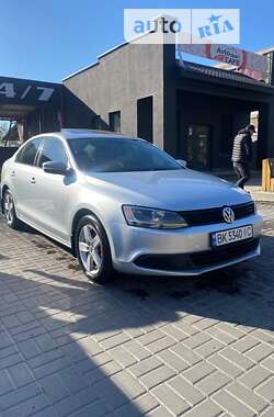 Седан Volkswagen Jetta 2012 в Славуті