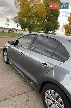 Седан Volkswagen Jetta 2014 в Черкасах