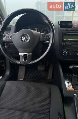 Седан Volkswagen Jetta 2010 в Хмельницькому