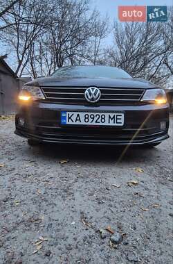 Седан Volkswagen Jetta 2015 в Киеве