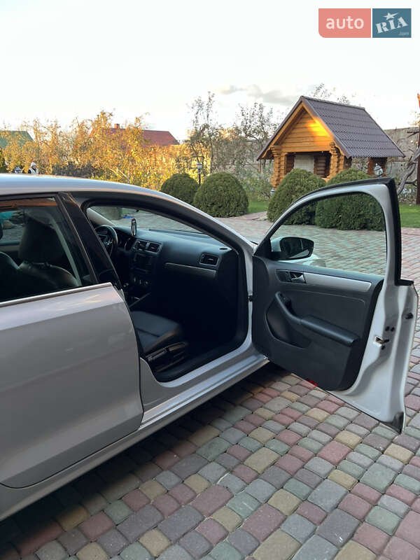 Седан Volkswagen Jetta 2017 в Луцьку