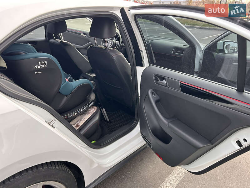 Седан Volkswagen Jetta 2016 в Киеве фото 11 Седан Volkswagen Jetta 2016 в Киеве