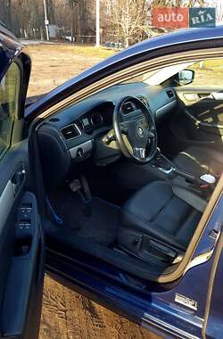 Седан Volkswagen Jetta 2014 в 