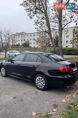 Седан Volkswagen Jetta 2013 в Івано-Франківську