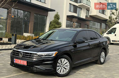 Седан Volkswagen Jetta 2019 в Ужгороді