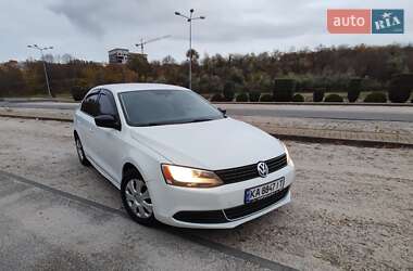 Седан Volkswagen Jetta 2014 в Днепре