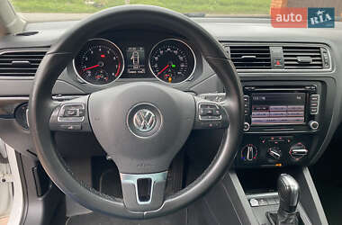 Седан Volkswagen Jetta 2014 в Хмельницком