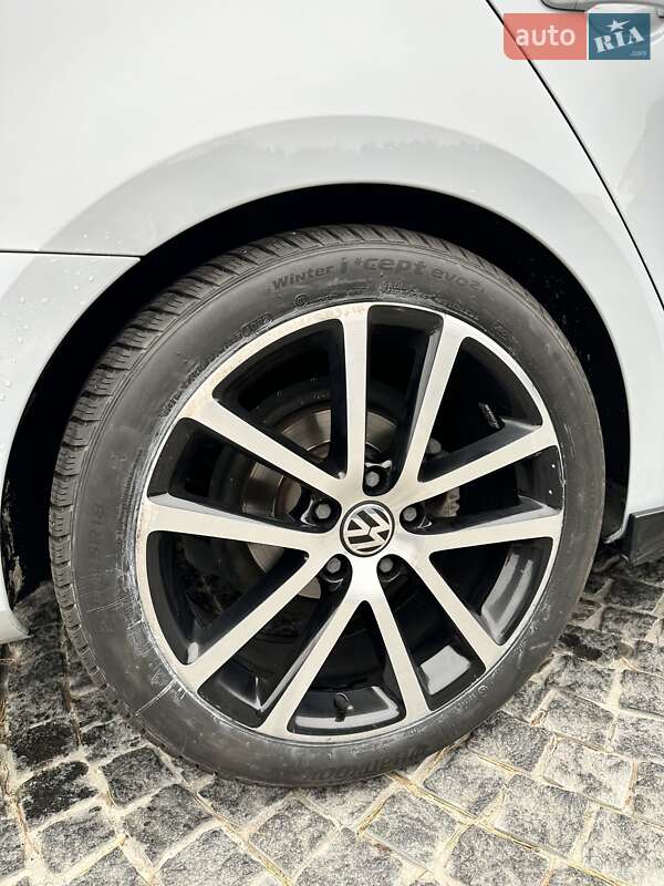Седан Volkswagen Jetta 2017 в Киеве