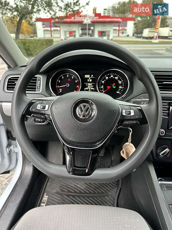Седан Volkswagen Jetta 2017 в Киеве