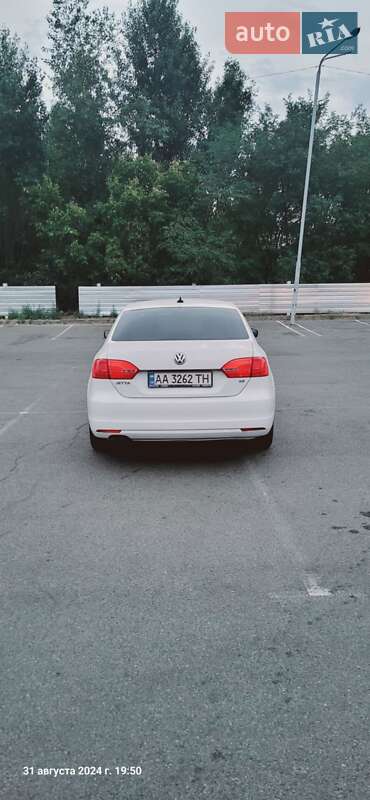 Седан Volkswagen Jetta 2014 в Киеве