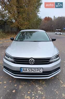 Седан Volkswagen Jetta 2015 в Києві