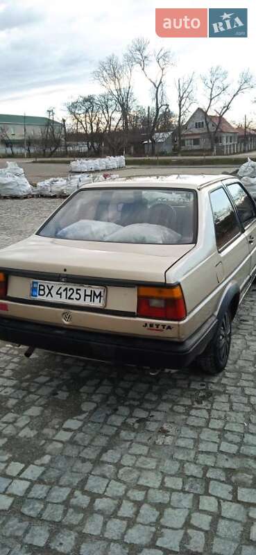 Седан Volkswagen Jetta 1988 в Чернівцях