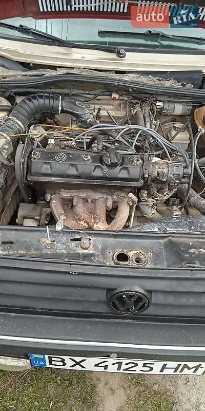 Седан Volkswagen Jetta 1988 в Чернівцях
