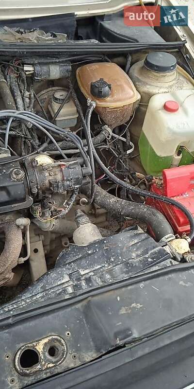 Седан Volkswagen Jetta 1988 в Чернівцях