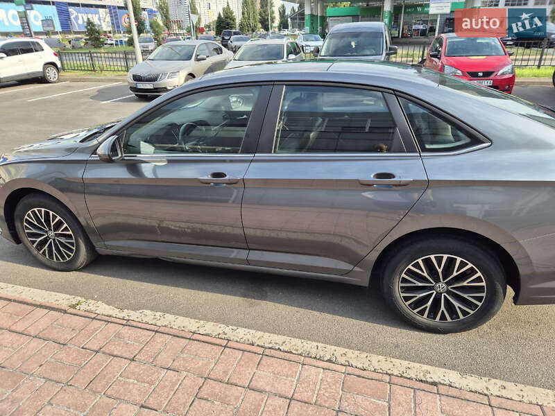 Седан Volkswagen Jetta 2018 в Києві