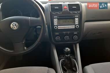 Седан Volkswagen Jetta 2006 в Хмельницькому