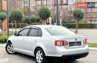 Седан Volkswagen Jetta 2008 в Днепре