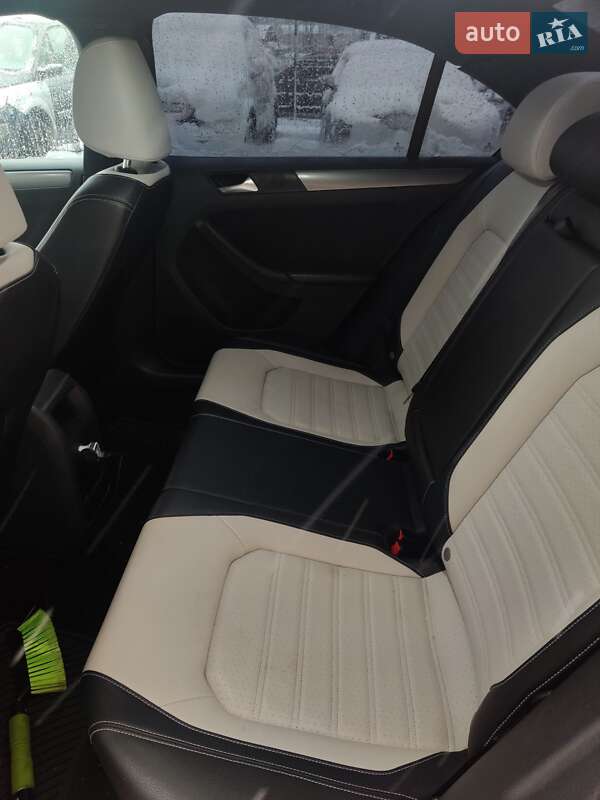 Седан Volkswagen Jetta 2016 в Києві