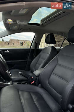 Седан Volkswagen Jetta 2011 в 