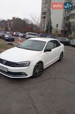 Седан Volkswagen Jetta 2016 в Киеве