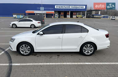 Седан Volkswagen Jetta 2016 в 