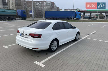 Седан Volkswagen Jetta 2016 в 