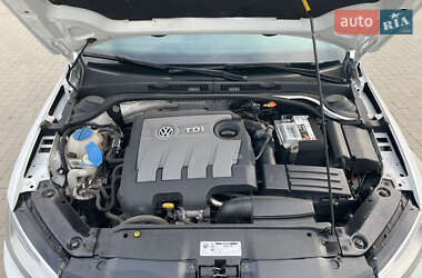 Седан Volkswagen Jetta 2016 в 