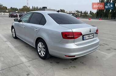 Седан Volkswagen Jetta 2015 в 