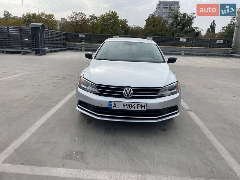 Седан Volkswagen Jetta 2015 в Києві