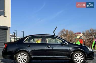 Седан Volkswagen Jetta 2006 в Хмельницком