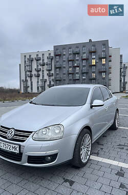 Седан Volkswagen Jetta 2005 в Львові