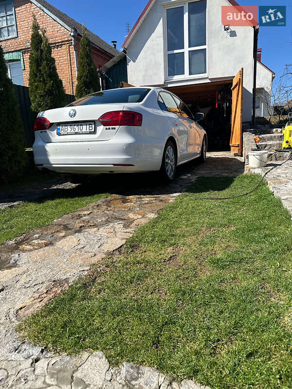 Седан Volkswagen Jetta 2012 в Вінниці