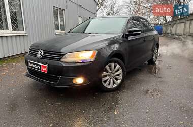 Седан Volkswagen Jetta 2014 в Києві