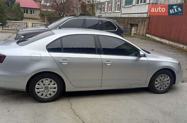 Седан Volkswagen Jetta 2016 в 