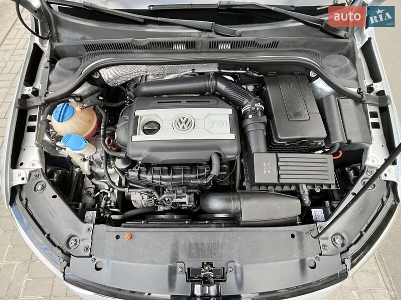 Седан Volkswagen Jetta 2012 в Запоріжжі