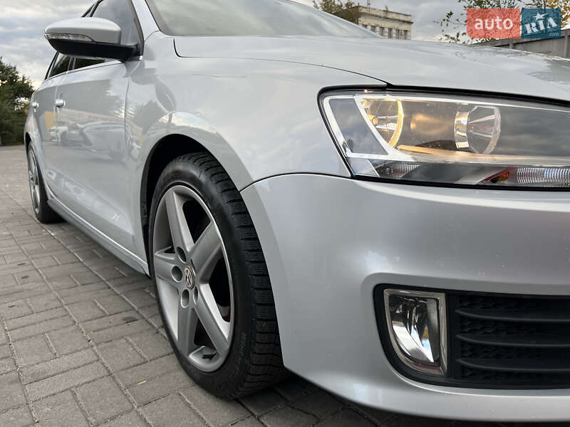 Седан Volkswagen Jetta 2012 в Запоріжжі
