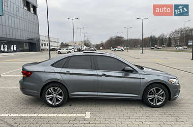 Седан Volkswagen Jetta 2018 в Львове