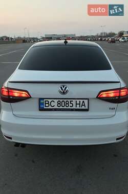 Седан Volkswagen Jetta 2016 в Львові